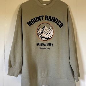 Oversized style crewneck